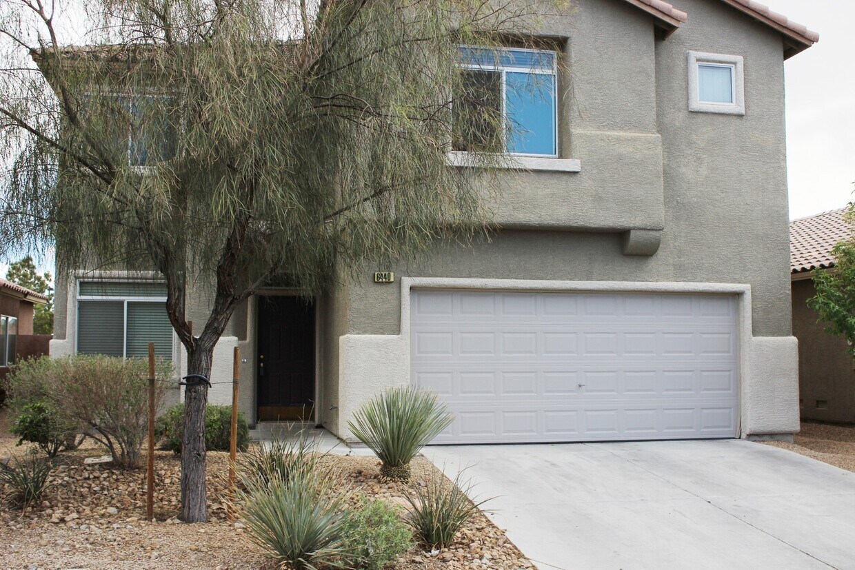 Foto principal - **COMING SOON 05/30/2025** Charming Two-St...