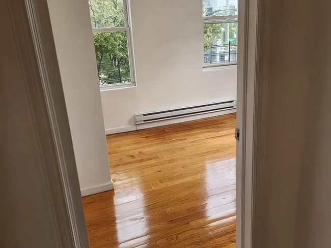 Building Photo - 3663 Bronxwood Ave