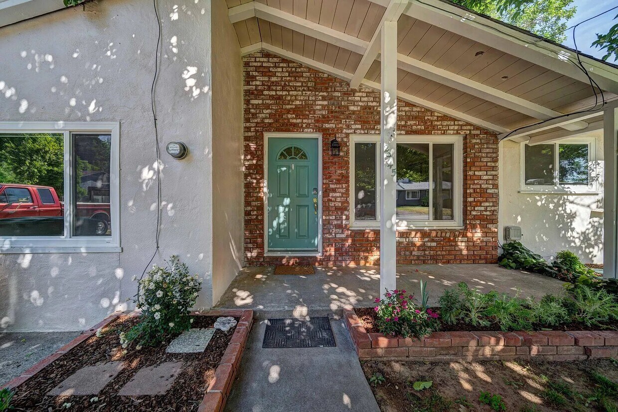 Foto principal - 2945 West Way