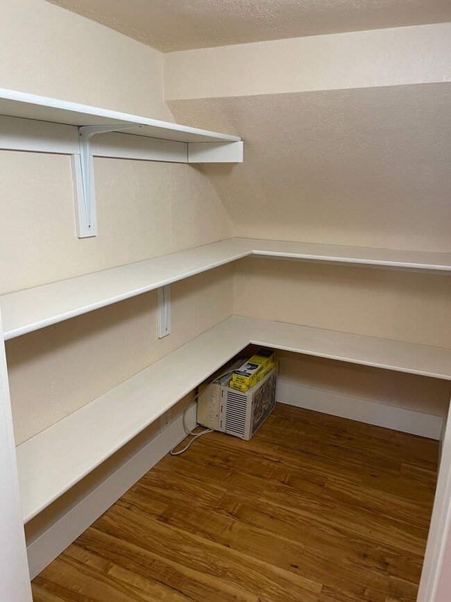 Building Photo - Johnstown Apartments (KC-KS)