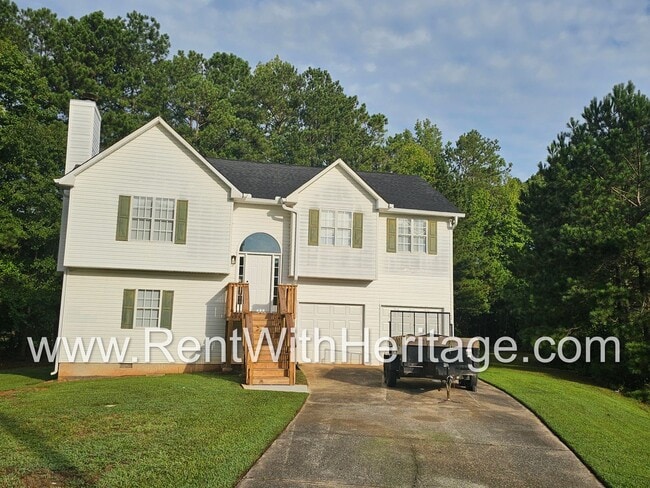 Building Photo - THIS IS A FANTASTIC 5 BEDROOM/ 3 BATH HOME...