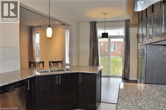 Building Photo - 414 Bamberg Crescent