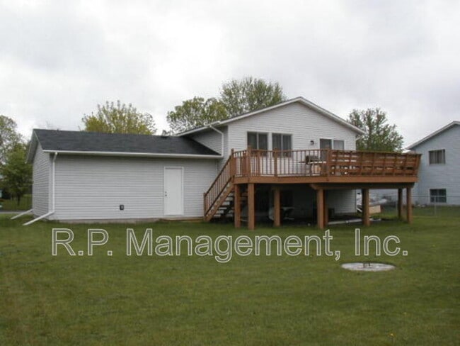 Building Photo - 1733 Lincoln Ave