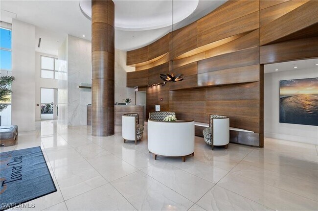 Building Photo - 3000 Oasis Grand Blvd