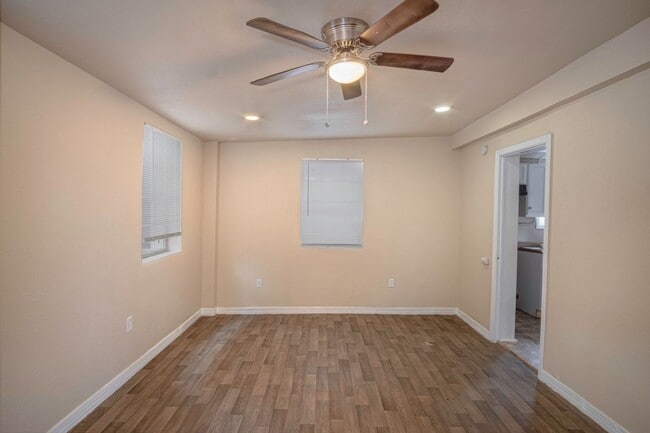 Photo - 150 Bank St Apartment