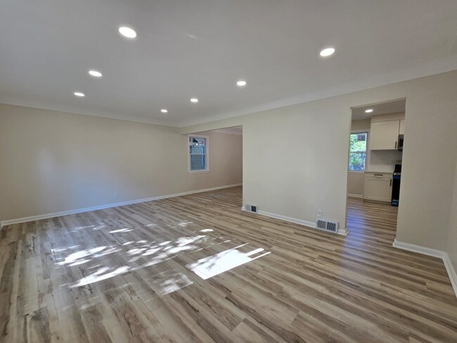 Foto del edificio - 2300 Wrenford Rd