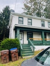 Building Photo - 343 Russell St