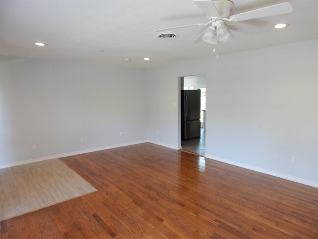 Foto del edificio - 610 Cardinal Ave