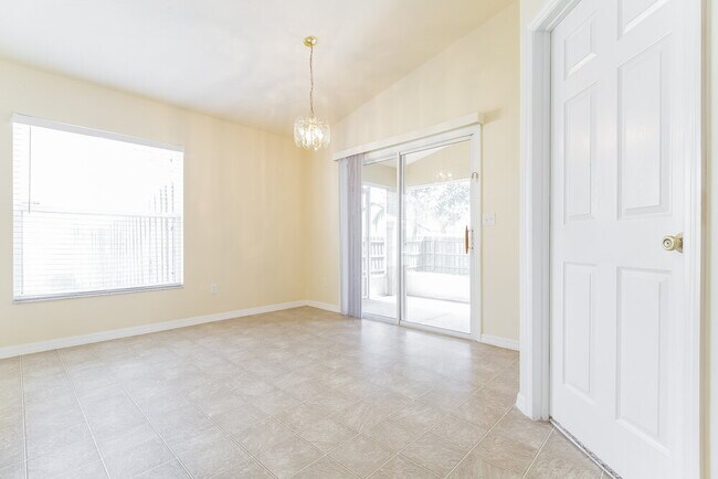 Foto del edificio - 642 Whisper Sound St