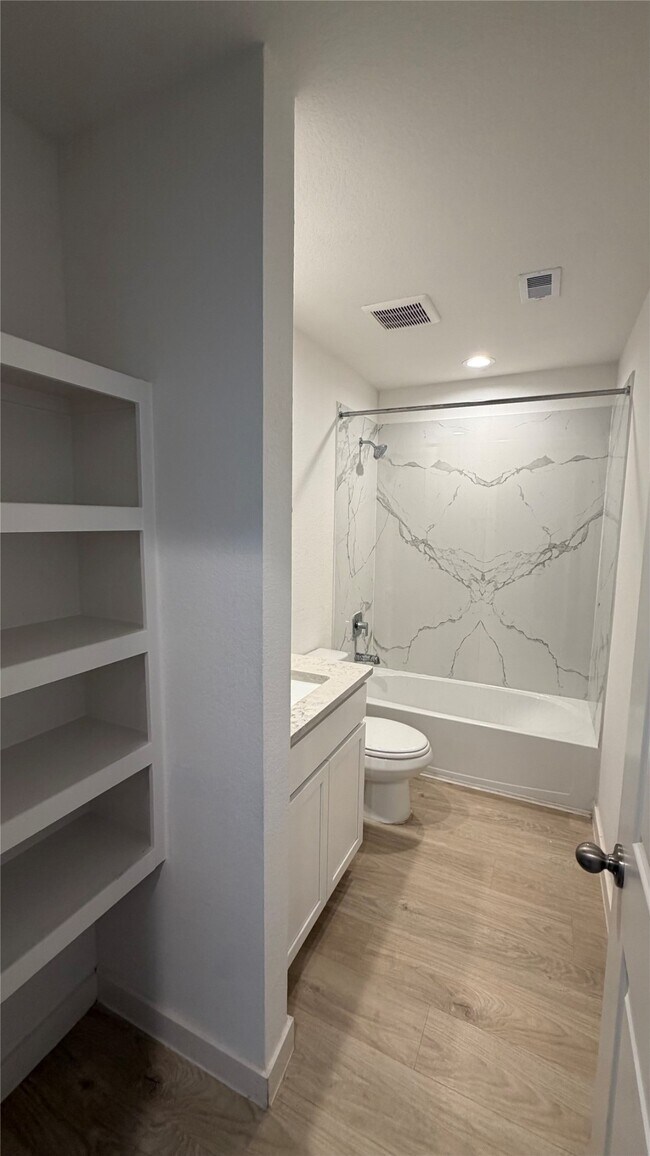 Building Photo - 3927 Wickley Park Way