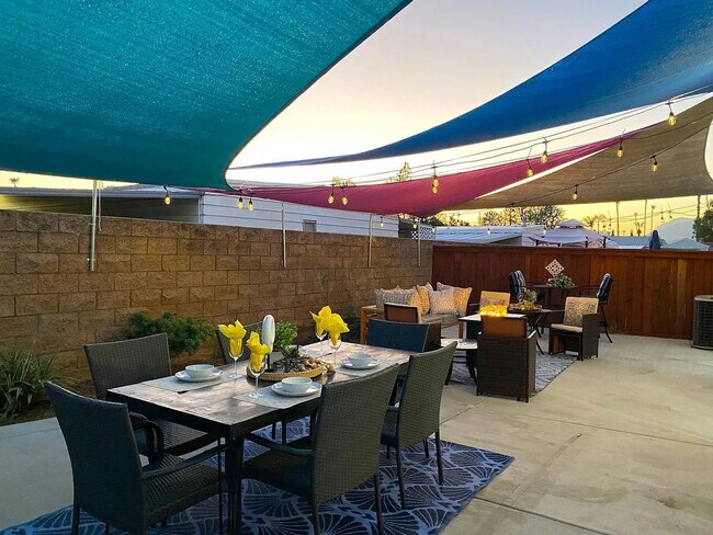 Foto del edificio - Classy Single Family Home Conviently located - Easy drive to Pendelton or Miramar - Nice family n...