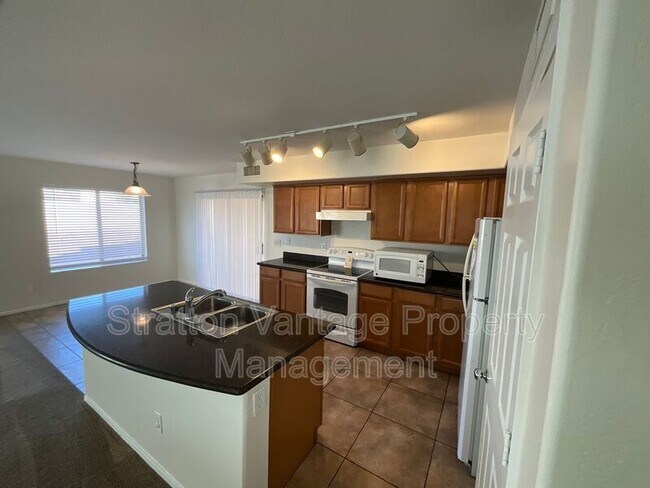 Foto del edificio - 15582 W Rio Vista Ln