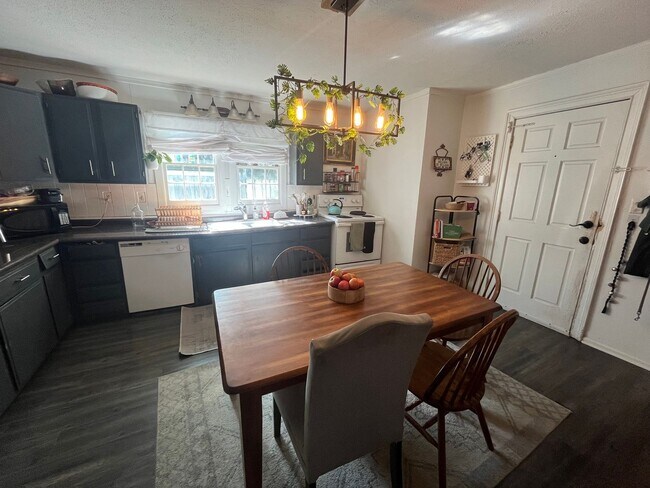 Foto del edificio - Charming East Nashville Home, 3 Bedrooms/3 baths, fenced yard