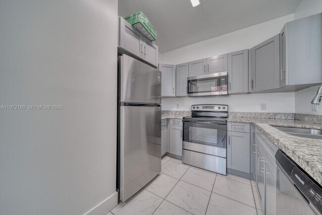 Foto del edificio - 14710 NE 7th Ct