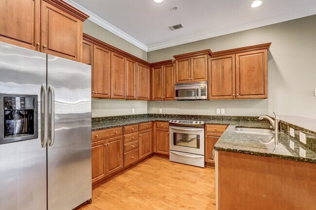 Foto del edificio - 425 East McDonough Street, Unit 102