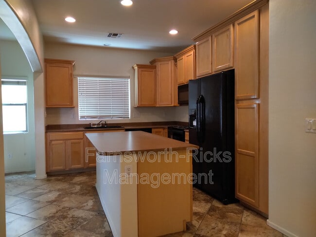 Foto del edificio - 4683 E Olney Ave