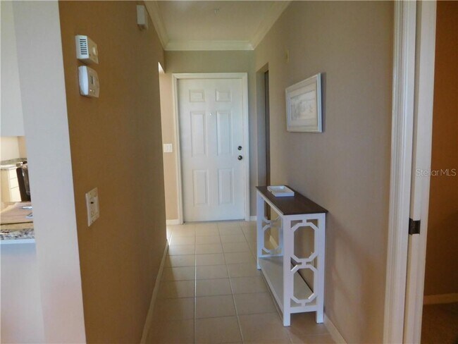Building Photo - 9480 High Gate Dr