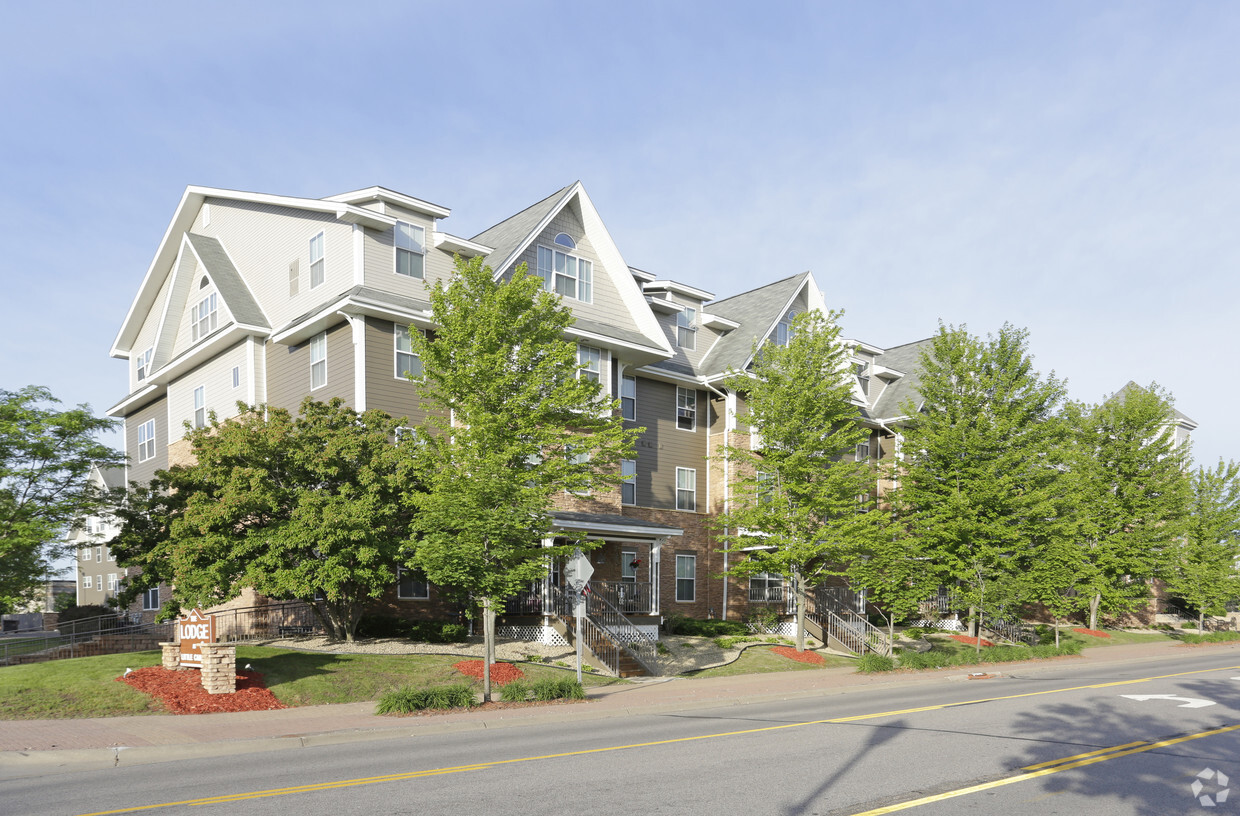 Primary Photo - Lodge Apartments at Little Canada