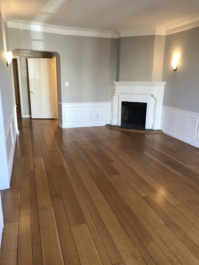 Interior Photo - Marina Pierce Apartments