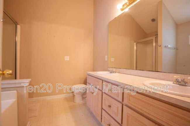 Building Photo - 7240 Midland Chase Loop