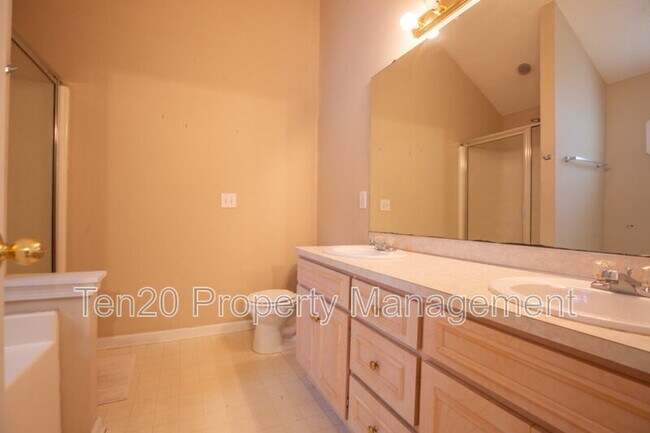 Foto del edificio - 7240 Midland Chase Loop