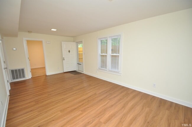 Building Photo - 100 Carmichael Ct