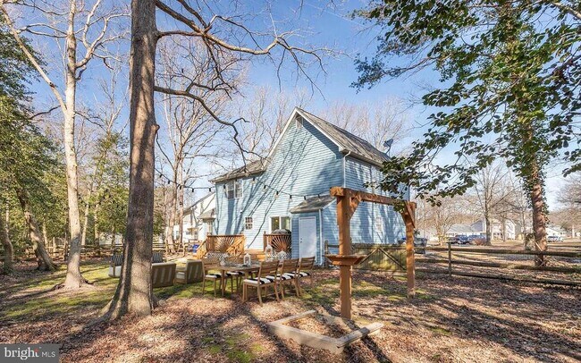 Building Photo - 3550 Seagrape Ct