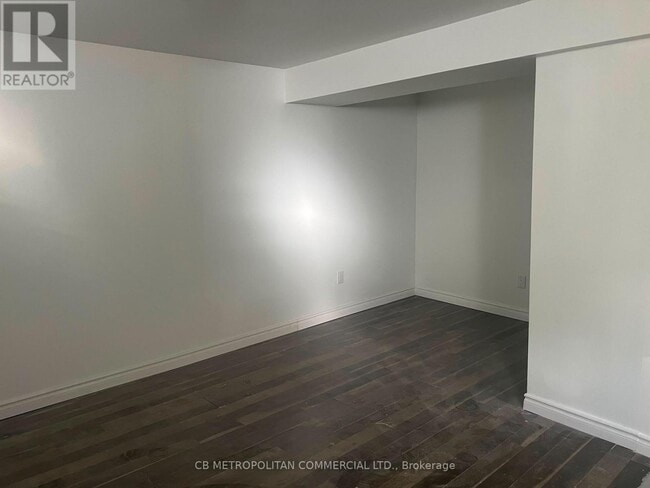 Building Photo - 110 Marcella St