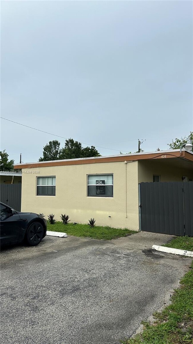 Building Photo - 414 NW 15th Way