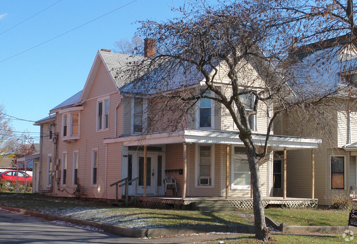 Primary Photo - 2215 Fairfield Ave