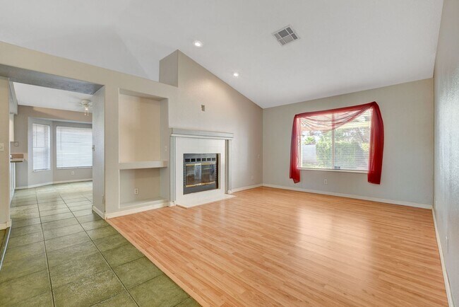Building Photo - 3 bedroom single story in Desert shores!