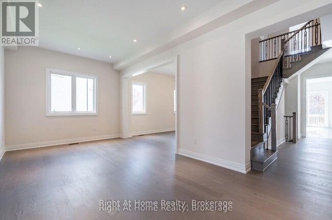 Photo du bâtiment - 94 Smokey Holw Pl