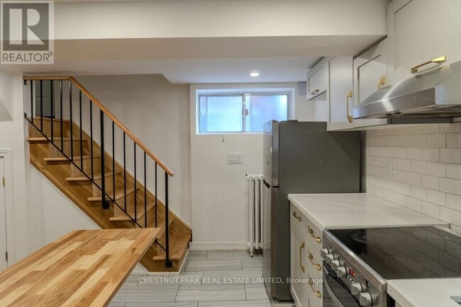 Building Photo - 1065 Pape Ave