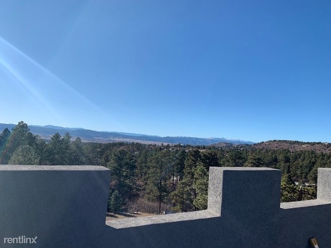 Building Photo - Happy Canyon Rd