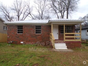 Building Photo - 2804 32nd Way SW