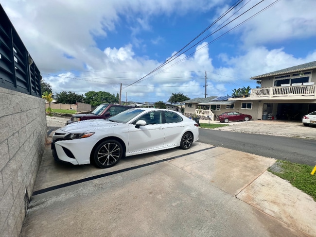 Building Photo - 1279 Manulani St