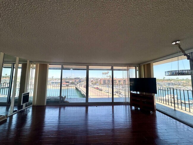 Foto del edificio - Waterfront Living in Naples - 2BD/2BA with Bay Views