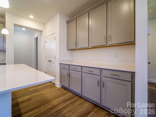 Foto del edificio - 1535 Pebble Shr Ln