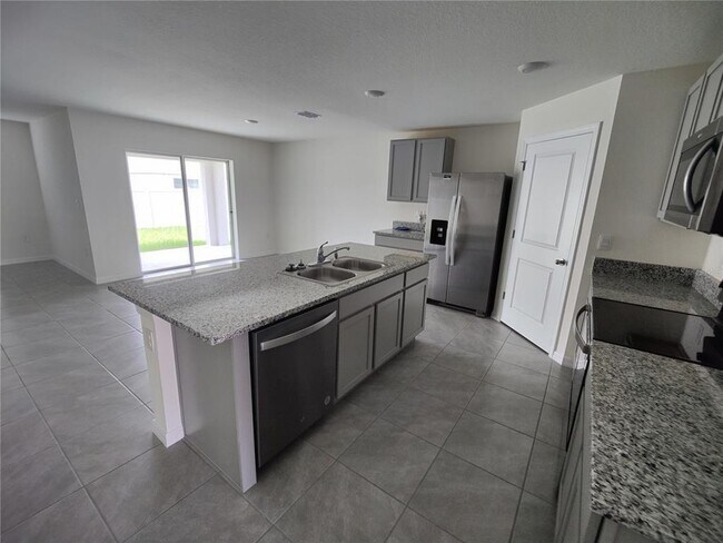 Foto del edificio - 6921 SE 112th St