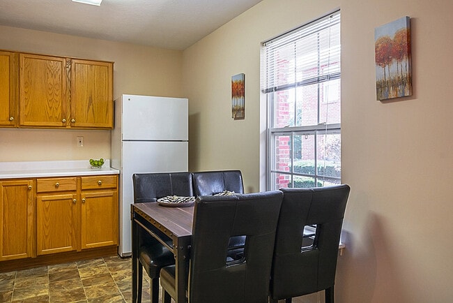 Gentry - Kitchen - Lyndon Crossings Apartments