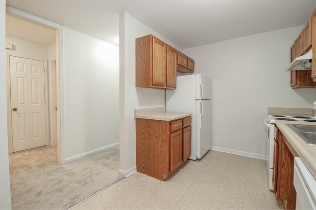 Foto del edificio - 299-F3 Raleigh Drive
