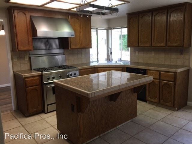 Foto del edificio - 4 br, 2.5 bath House - 1492 Deerfield Circle