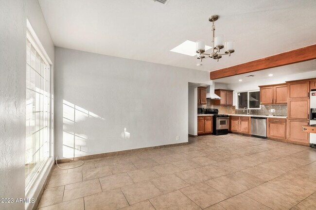 Building Photo - 5049 N 20th Ave