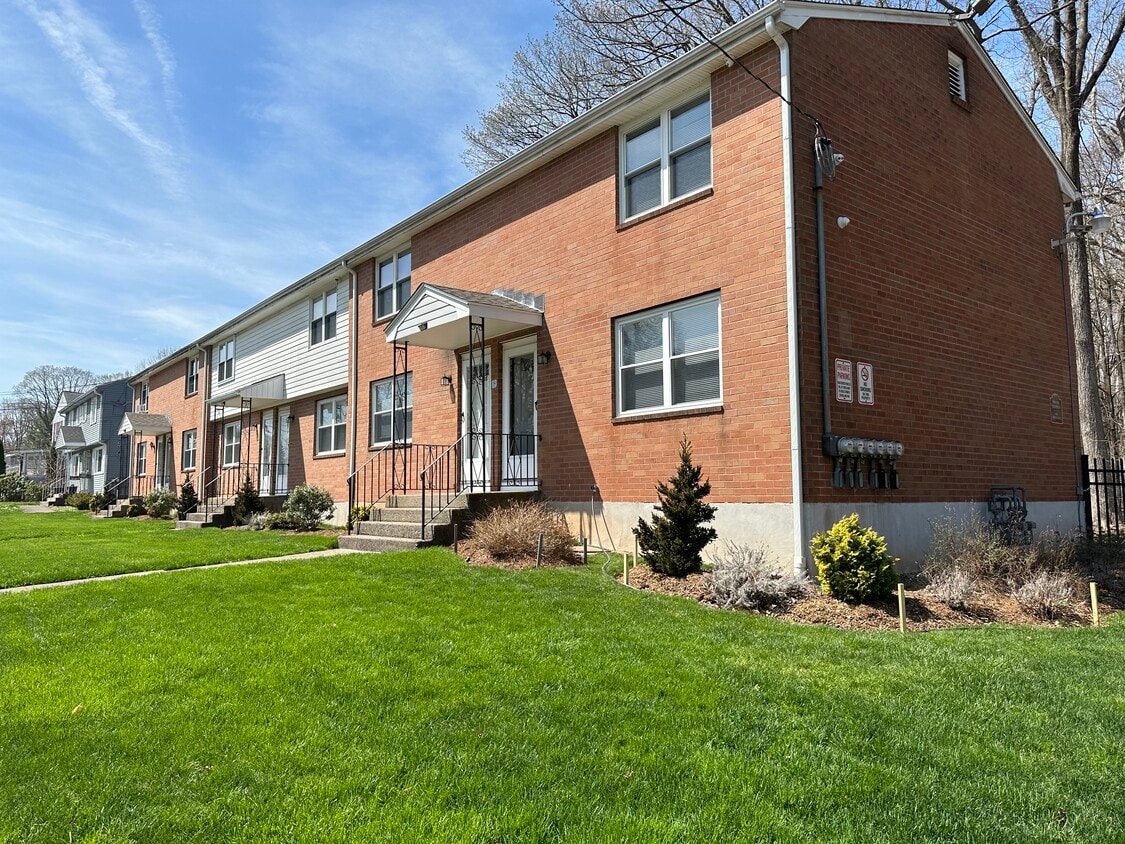 1310 Slater Rd, New Britain, CT 06053 Townhome Rentals in New Britain