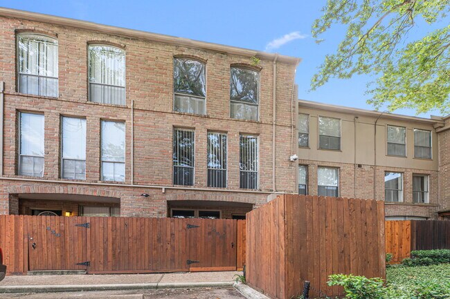 Foto del edificio - 4641 Wild Indigo St