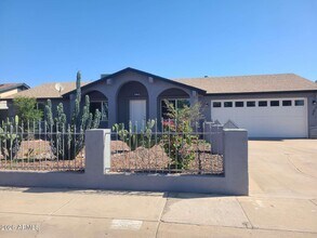 Building Photo - 3702 E Thunderbird Rd