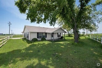 Building Photo - 354 N Farm To Market 1138