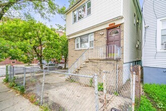 Building Photo - 246 Sip Ave