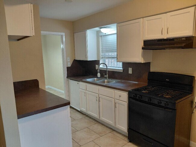 Foto del edificio - 5019 Tavenor Ln