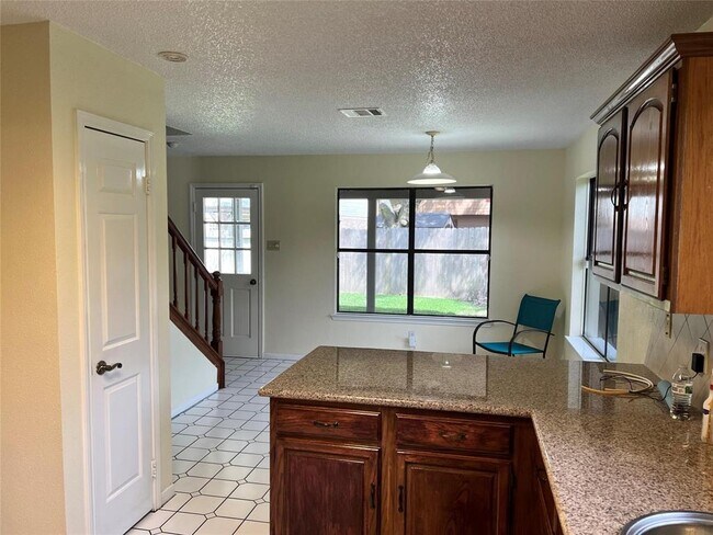 Building Photo - 16402 Sagewood Ct